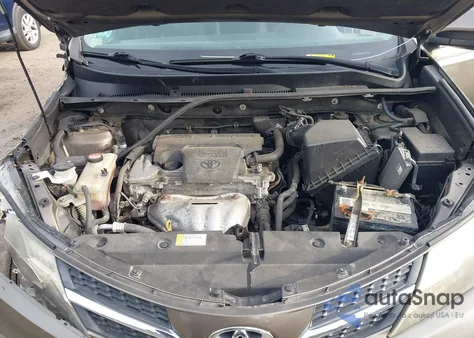 2015 Toyota Rav4 Xle z USA, uszkodzony, nr VIN JTMRFREV0FD154997